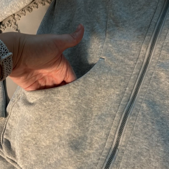 Lululemon Full Zip Jacket - Picture 4 of 5